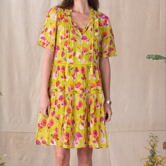 🆕 SUNDANCE FLORAL DRESS - Picture 2 of 7